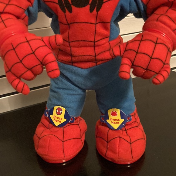 2006Hasbro Marvel Itsy  Bitsy Spider-Men Signing/ Dancing Toy &Blu ray 2007 Disc - Picture 4 of 14